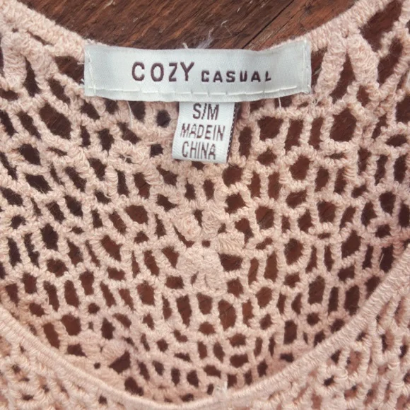 Cozy Casual Crochet top with Flowers - Picture 2 of 5